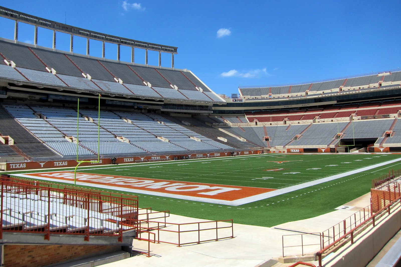 Darrell K Royal Texas Memorial Stadium StadiumDB